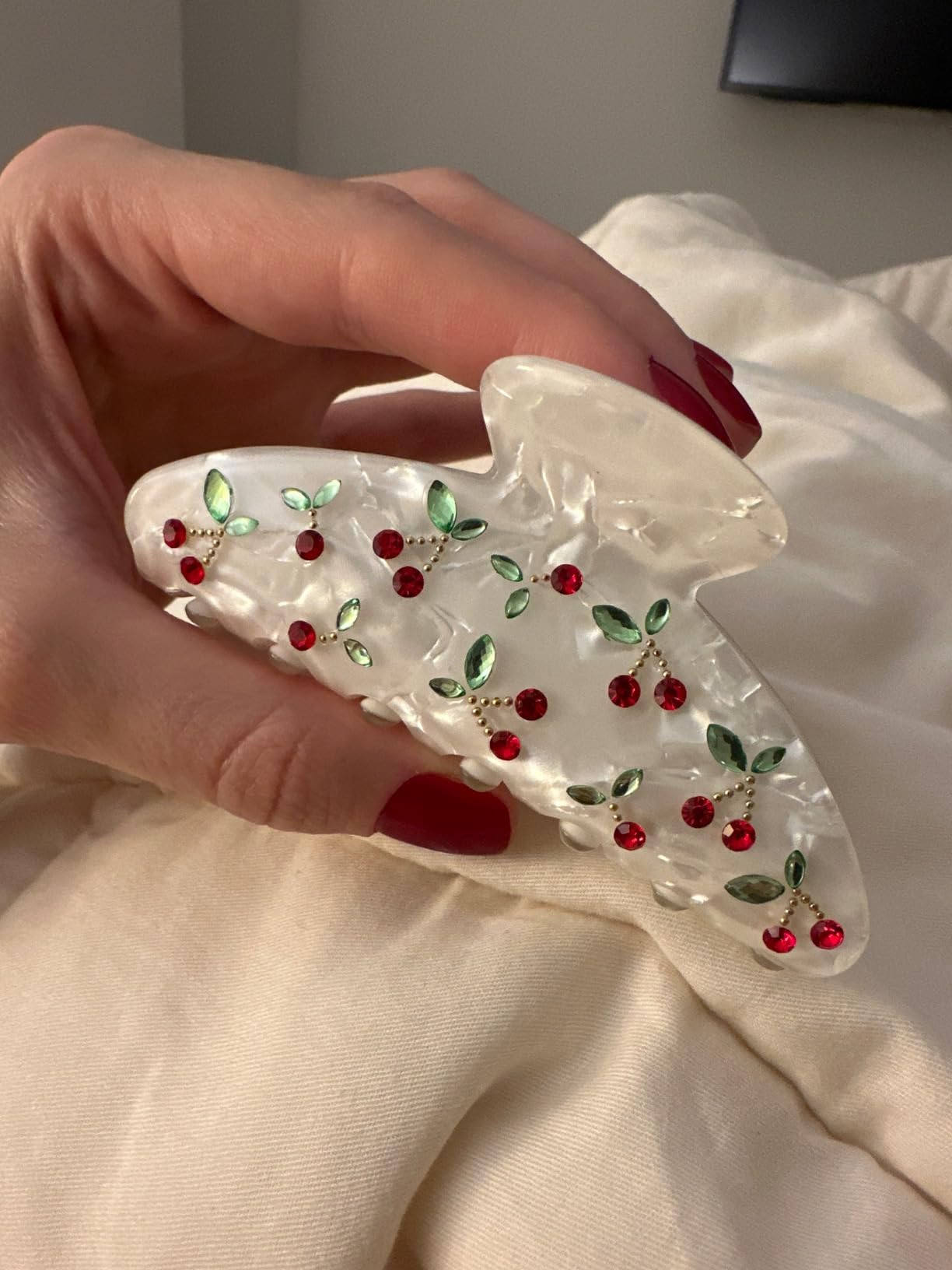 LILIE&WHITE 1PC Red Heart And Cherry Hair Clips For Women Medium Size Hair Claws Clips Hair Accessories | Amazon (US)