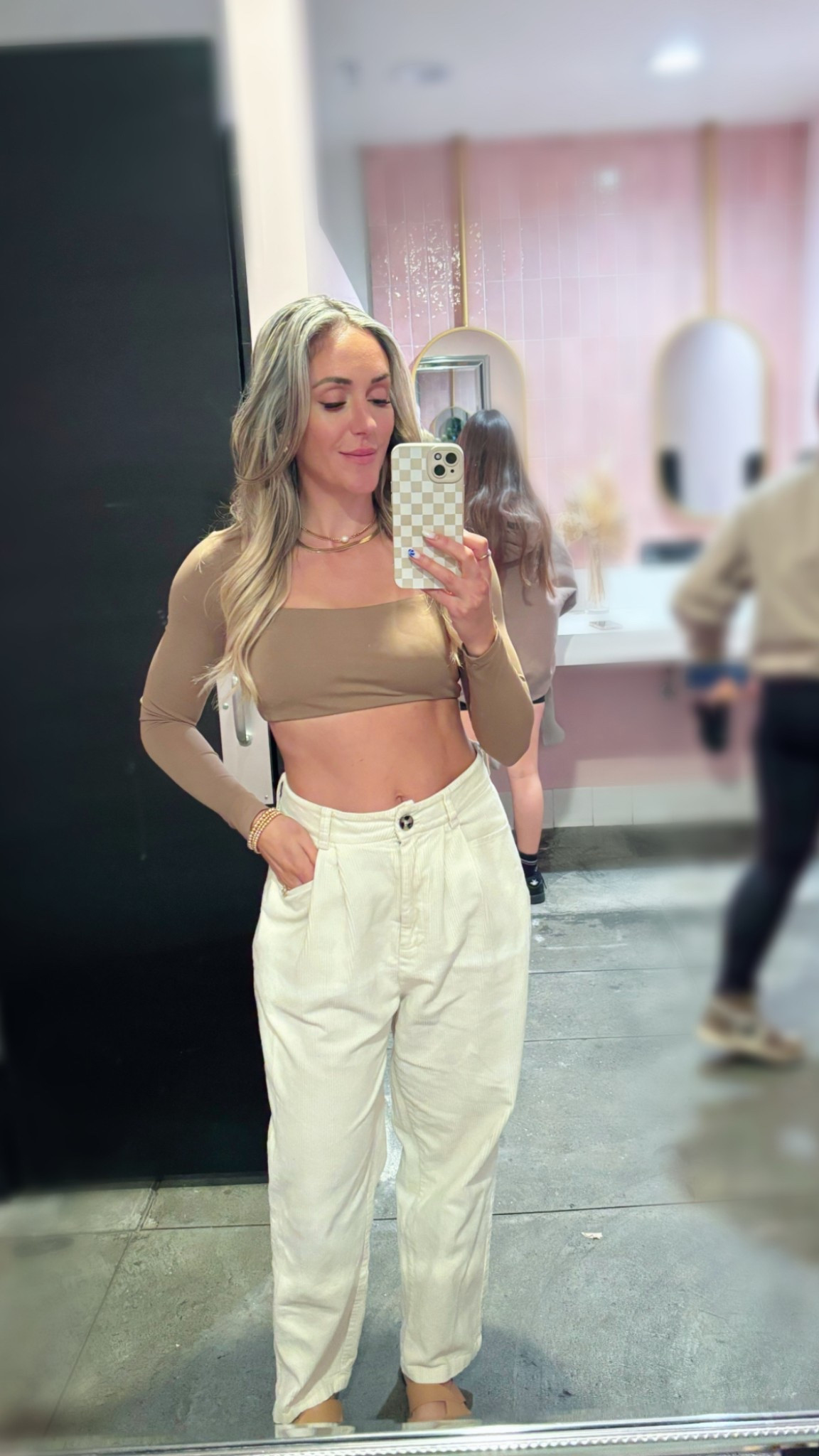 Pair a crop with loose fitted pants 

#LTKPetite #LTKActive #LTKStyleTip
