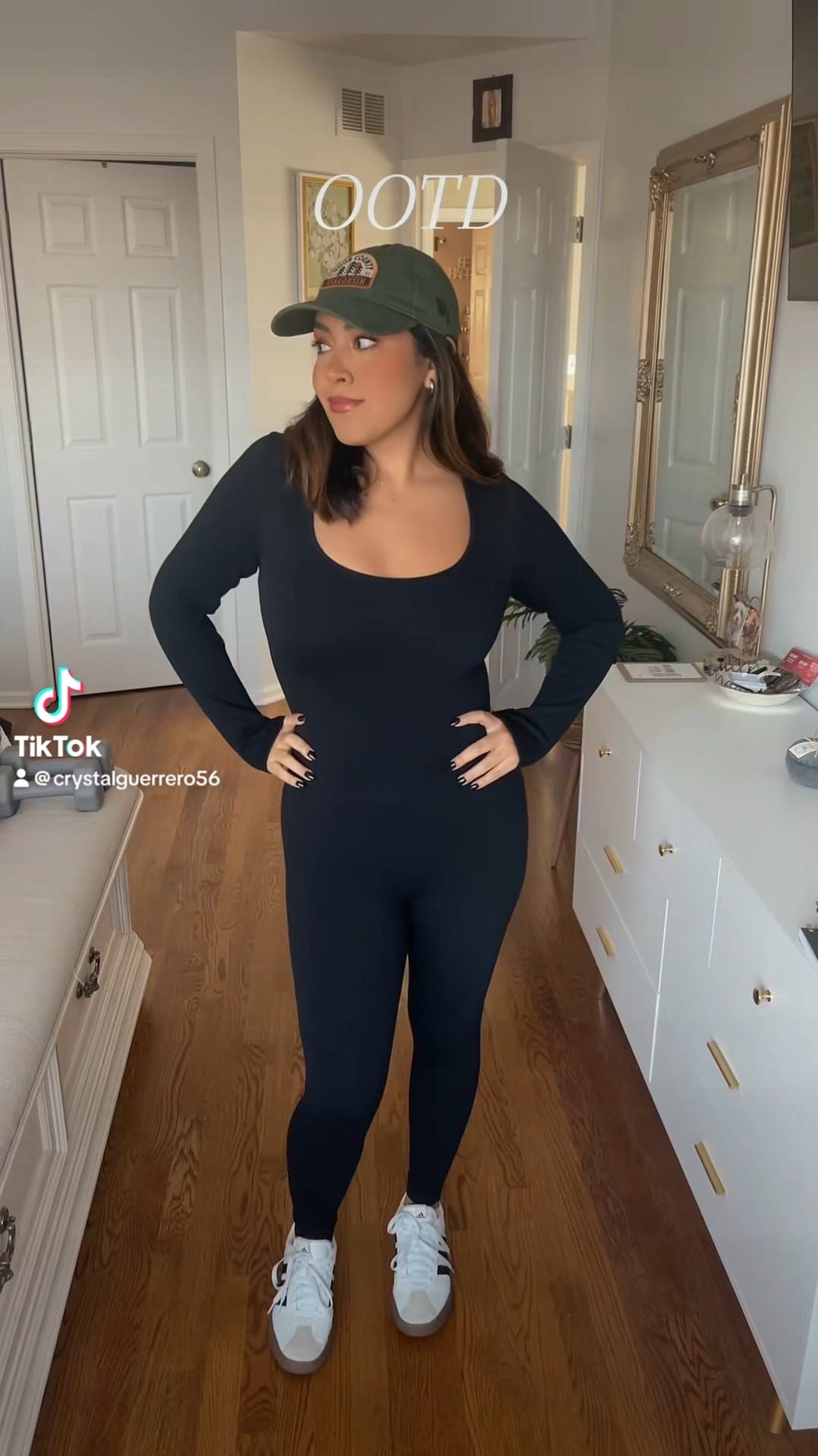 Such a comfy jumpsuit! Flattering too! 



#LTKHoliday #LTKMidsize #LTKSeasonal