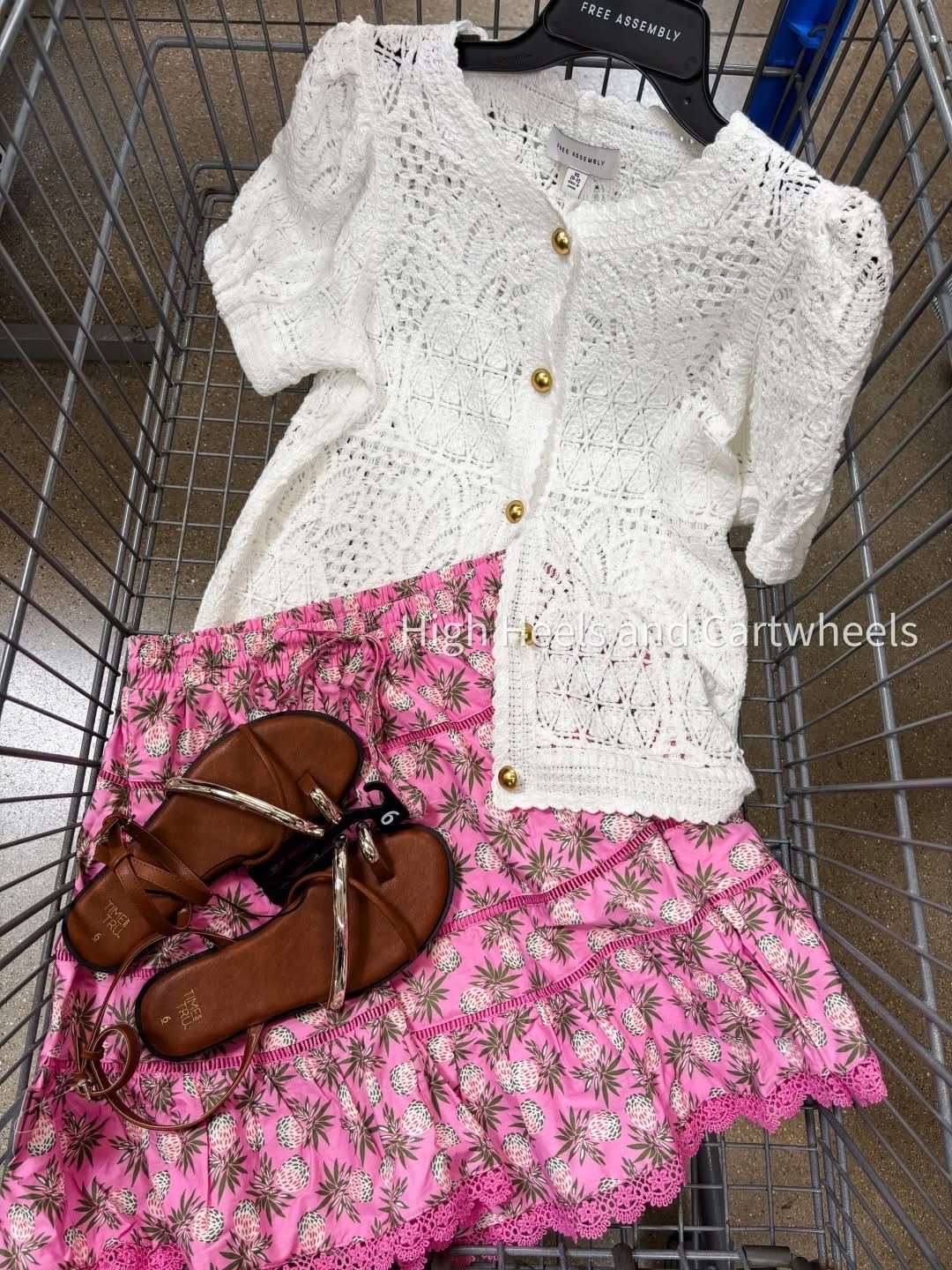 Walmart's Free Assembly brand makes the cutest clothes!! Need this skirt before it's out of stock‼️