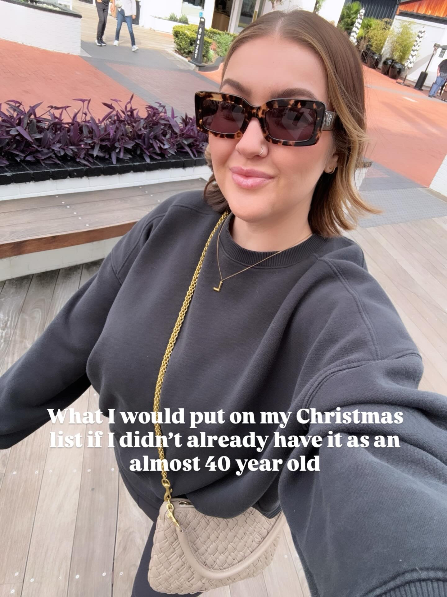 What caught your eye? Like this post and comment LOVE and I’ll send you the details! 🎁

Gifts for her, gift ideas, holiday gifts, gift guide