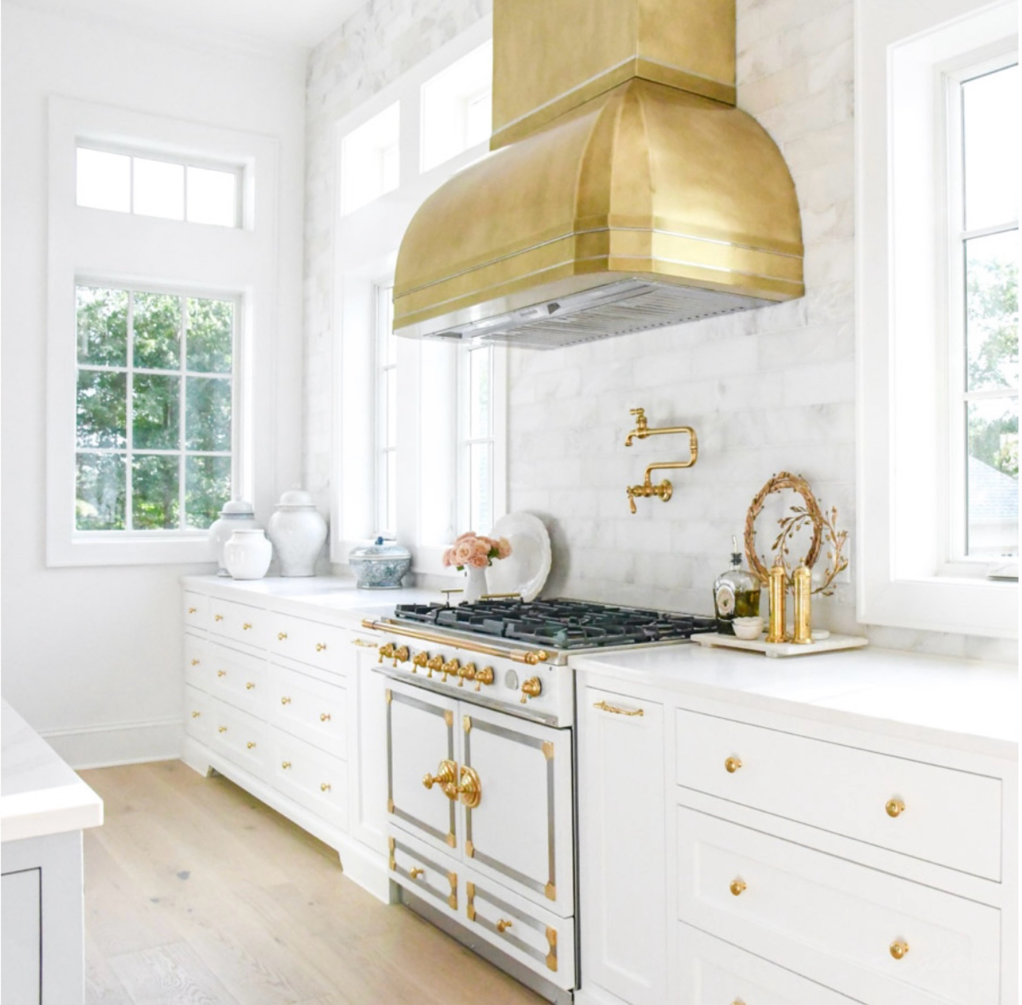 White kitchen, gold decor, home accessories 

#LTKhome