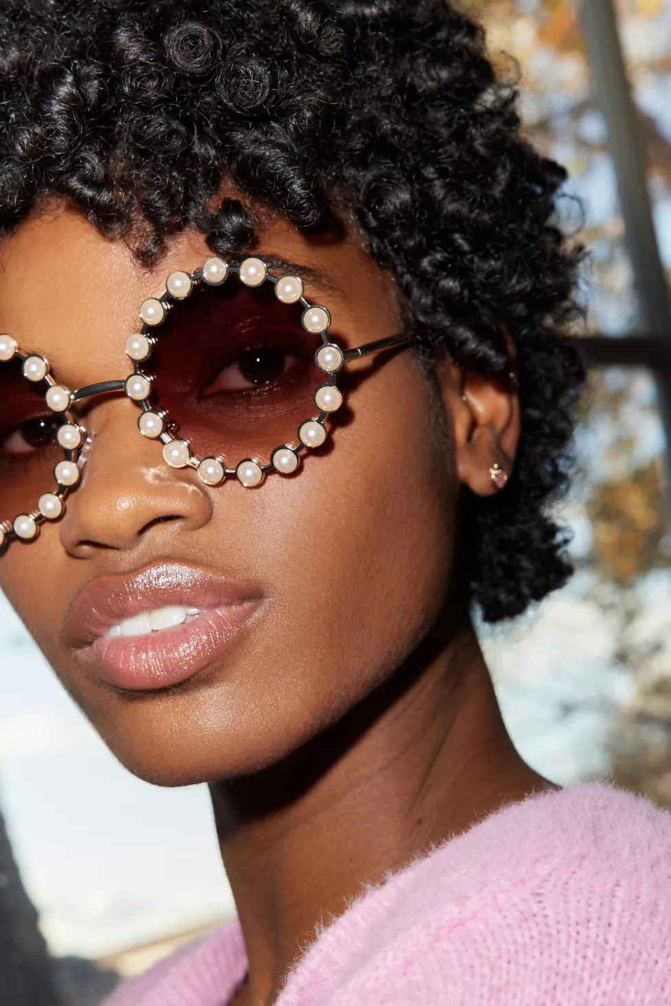 Maude Pearl Round Sunglasses | Urban Outfitters (US and RoW)