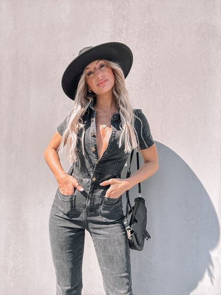 Fall Jean Jumpsuit

Jean Outfit, Neutral Style, Fall Outfit, Halloween, Fall Outfits, Wedding Guest, Fall Dresses, Halloween Decor, Jeans, Fall Decor, Boots, Fall Shoes, Family Pictures 

#LTKSeasonal #LTKitbag #LTKstyletip