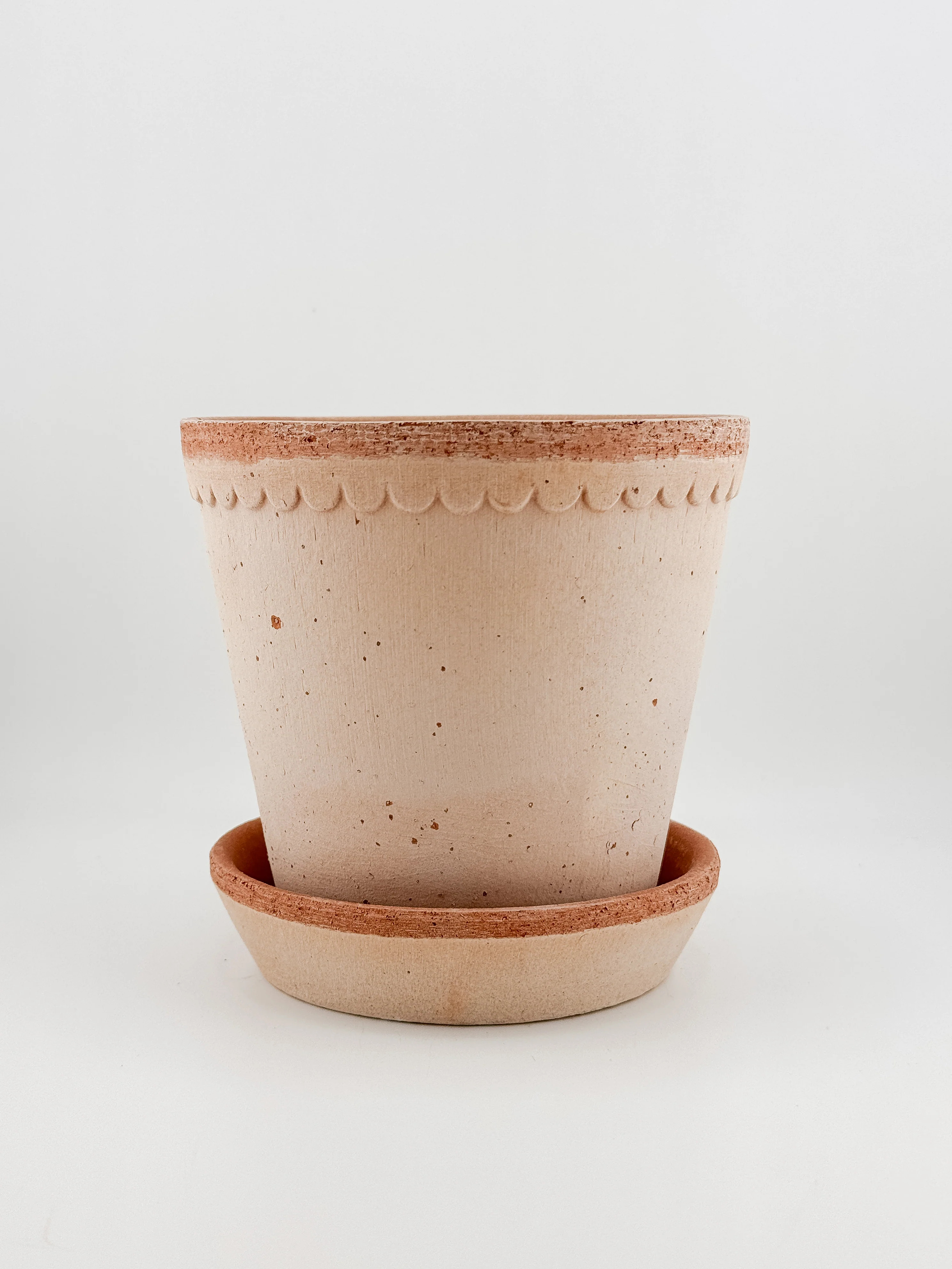 Helena Scalloped Pot | Cottage and Key