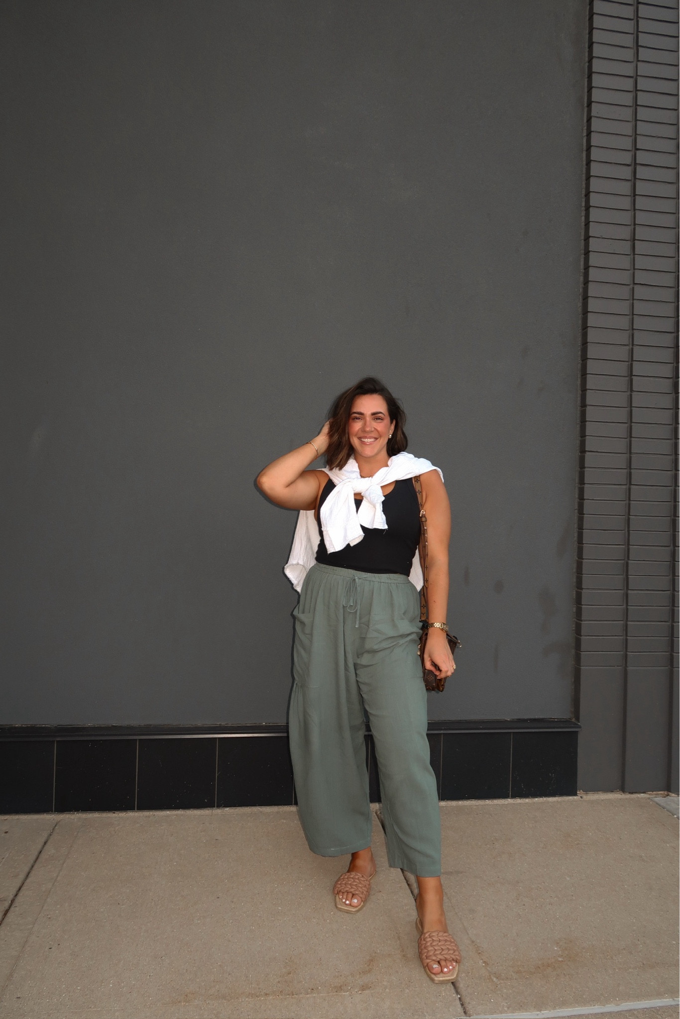 Easy and comfy mom outfit, perfect for spring, travel or a day out. 


Casual spring day outfit, mom outfit, flowy pants, boho outfit, casual boho, spring outfit, tank top, midsize, apple shape, comfy casual 

Top M
Pants M
White Shirt S





#LTKSeasonal #LTKStyleTip #LTKMidsize