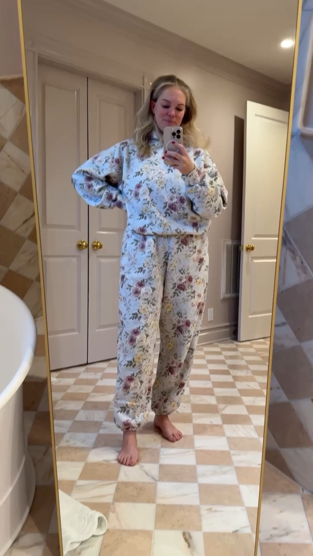 Use code HOLIDAYRUSH for a stackable 15% off! Pants are sold out, but linked similar! 

#LTKSaleAlert #LTKootd #LTKHoliday