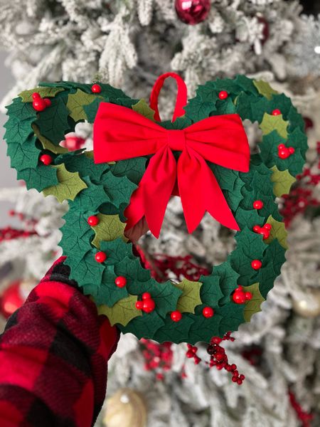 Target Disney Christmas wreath 50% OFF on sale! #ltkhome

#LTKGiftGuide #LTKHoliday #LTKSeasonal