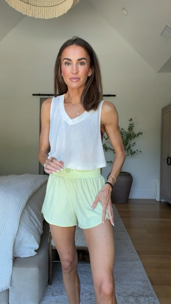 Absolutely LOVE these athletic shorts from target! 😍 have them in several colors and they are so flattering + the perfect length! 🙌🏼 run tts