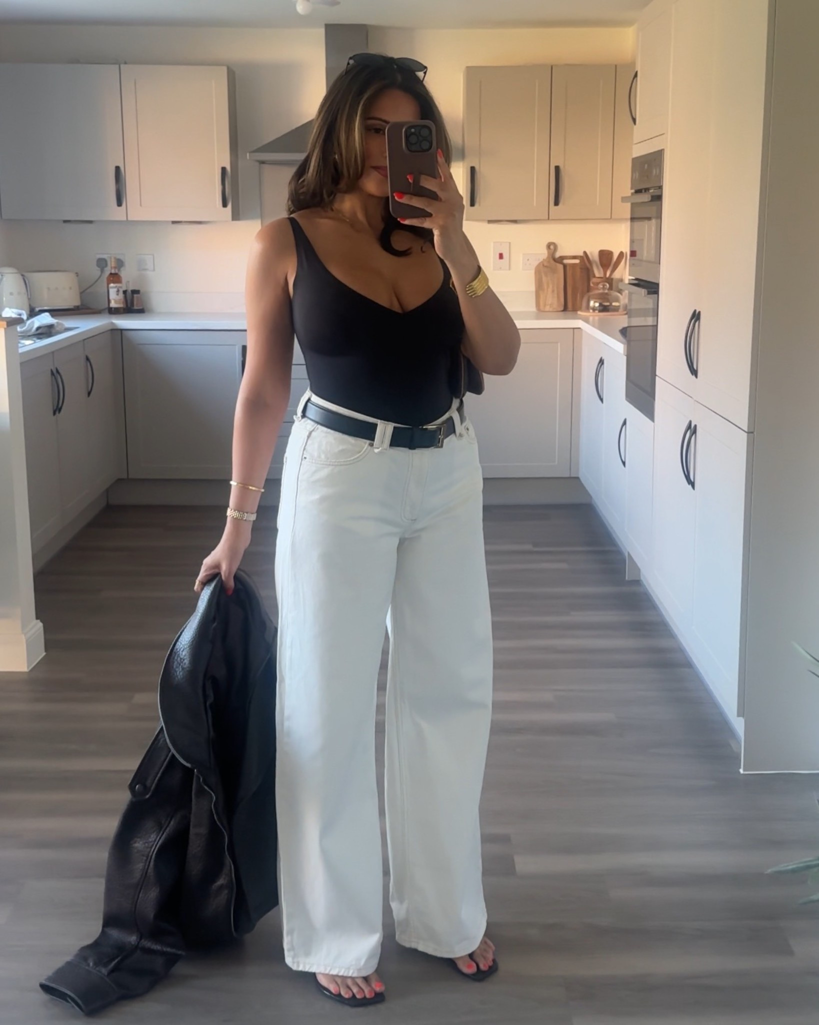 Jeans and a nice bodysuit, I wear a medium 

#LTKstyletip #LTKdatenight #LTKspring