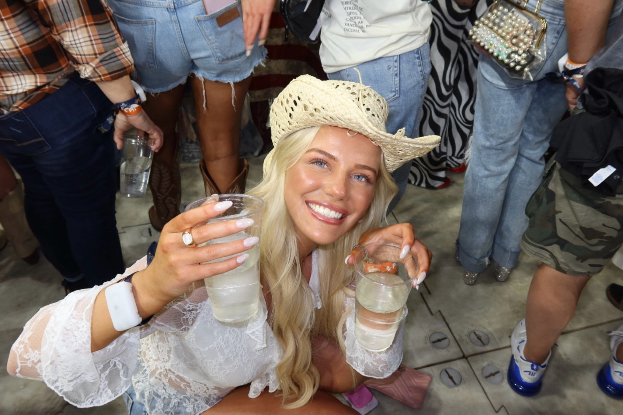 top is from dry goods but linked similar! 

#LTKCountryConcert #LTKCountryOutfit

#LTKBeauty