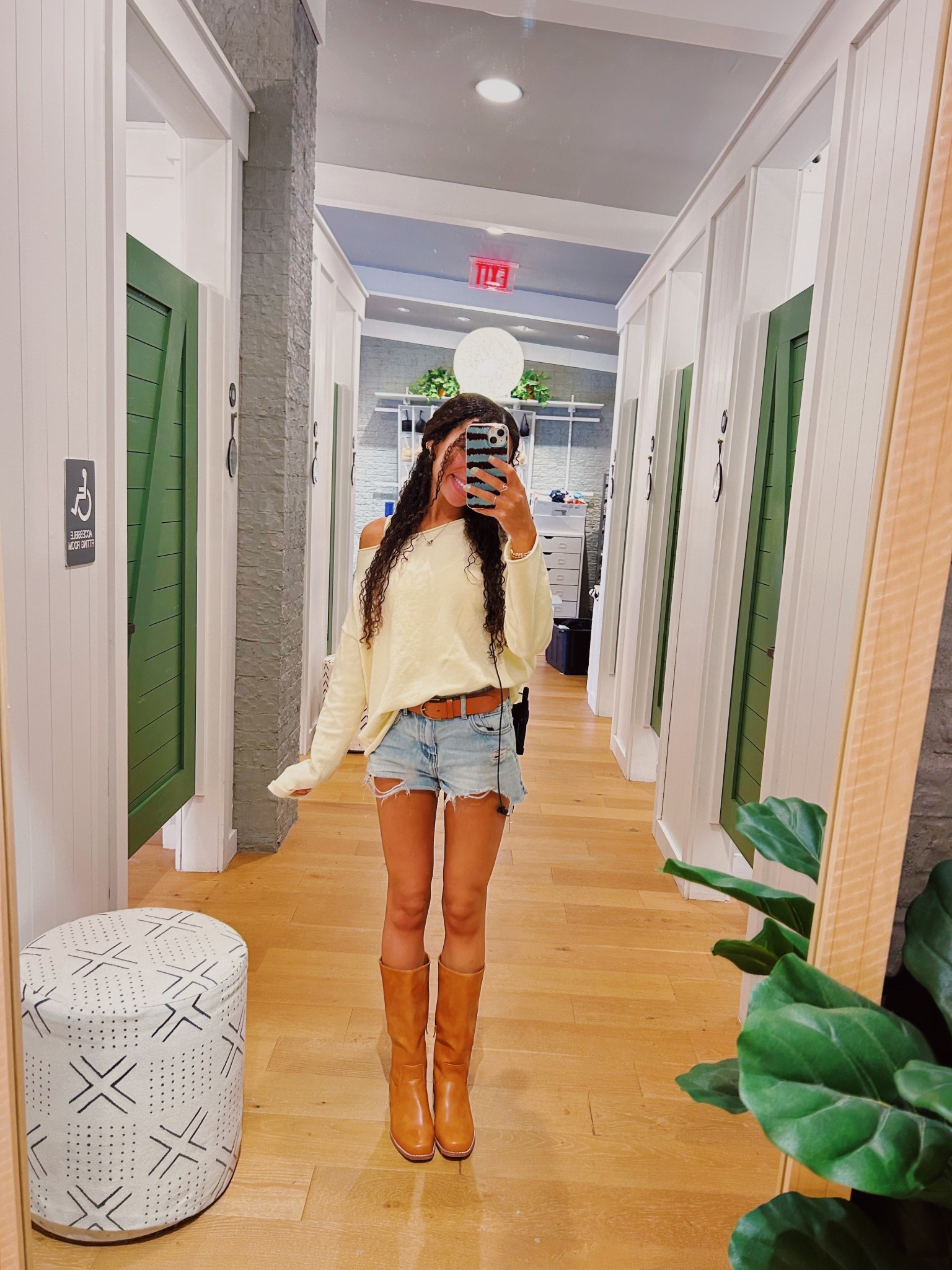 finally feeling like spring!!! obsessed with this yellow from aerie 🍋

#LTKootd #LTKPetite #LTKSpringSale