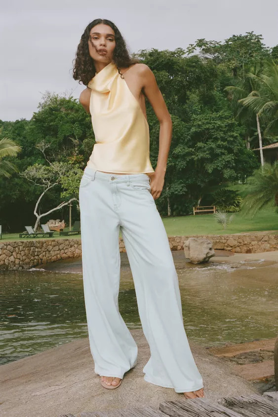 SATIN EFFECT HALTER TOPYellow+7 | Zara US