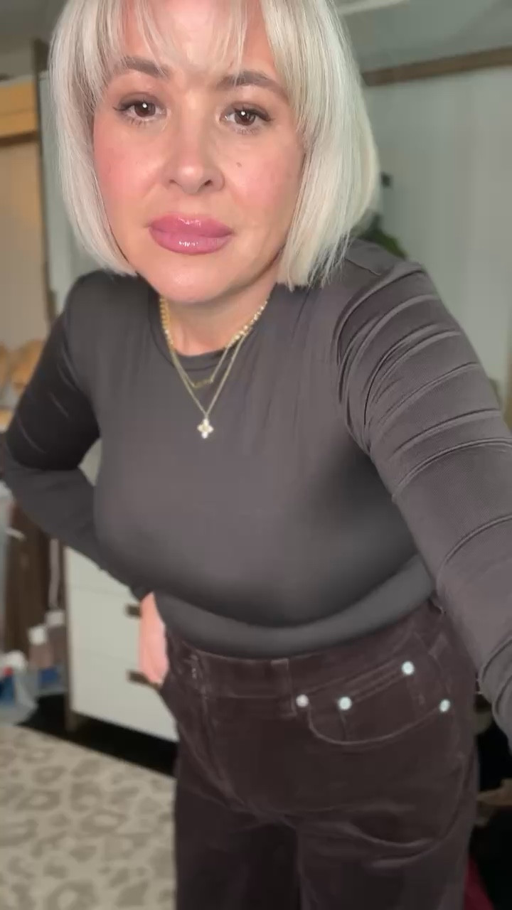 @Spanx on sale right now!! Love these pants! perfect t tummy control & so cute! 

#LTKootd #LTKSeasonal #LTKSpringSale