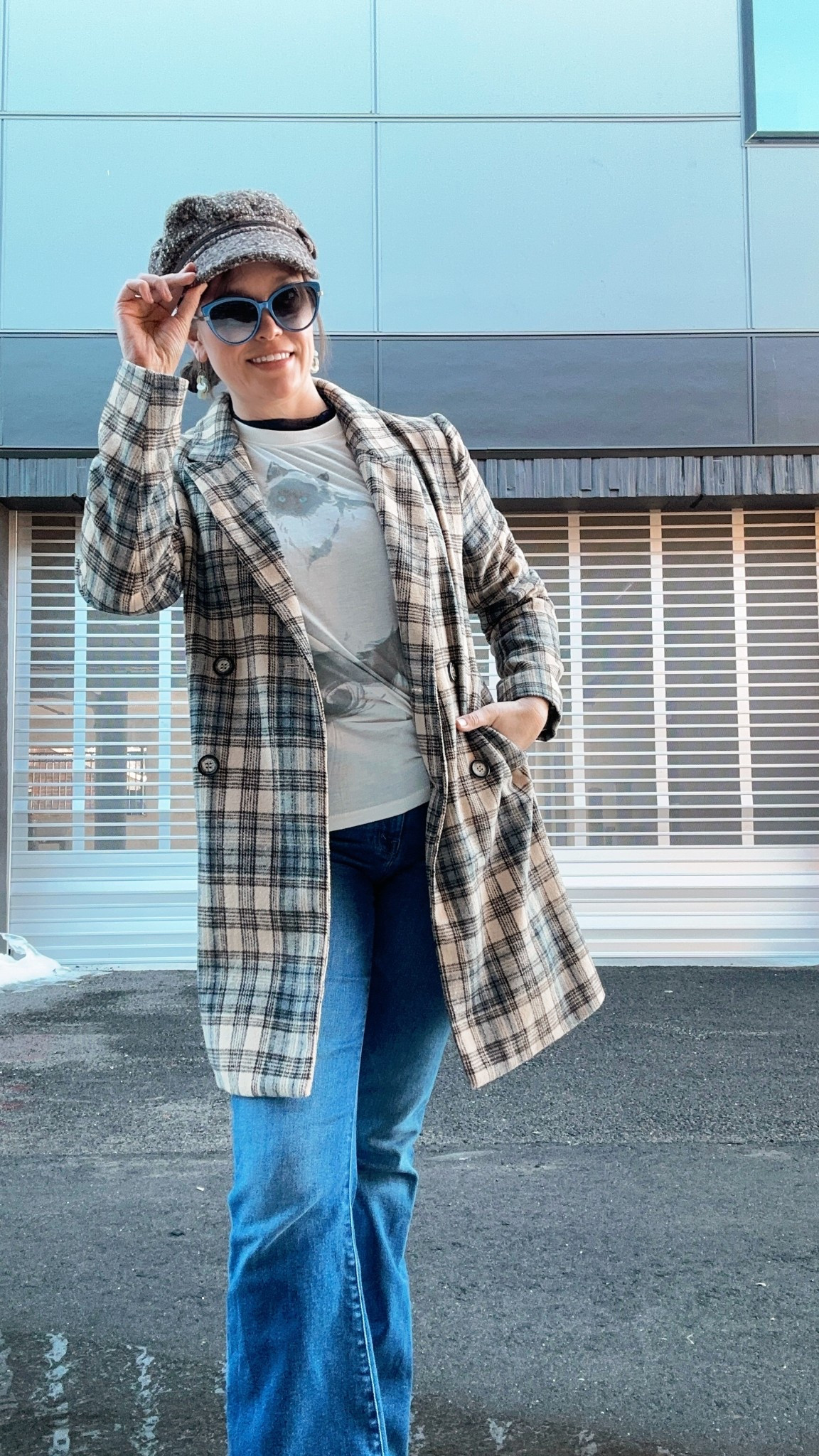 Easy chic look - pair a plaid blazer with a graphic tee, flares and fun accessories  