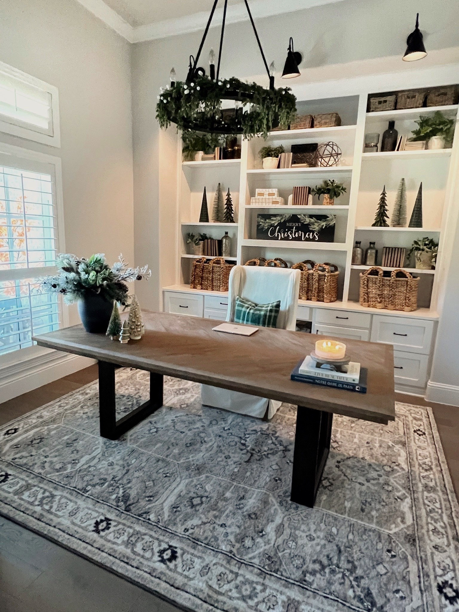 Office decor
Christmas decor
Holiday decorations 
Desk 

#LTKSeasonal #LTKhome #LTKHoliday