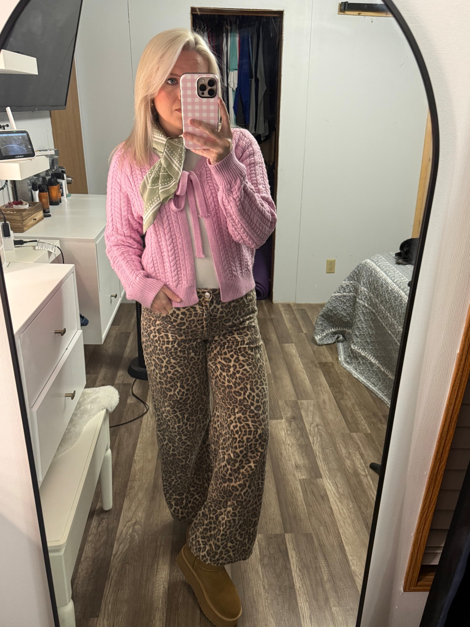 Wearing these leopard pants on repeat! 

#LTKootd #LTKHoliday #LTKgrwm