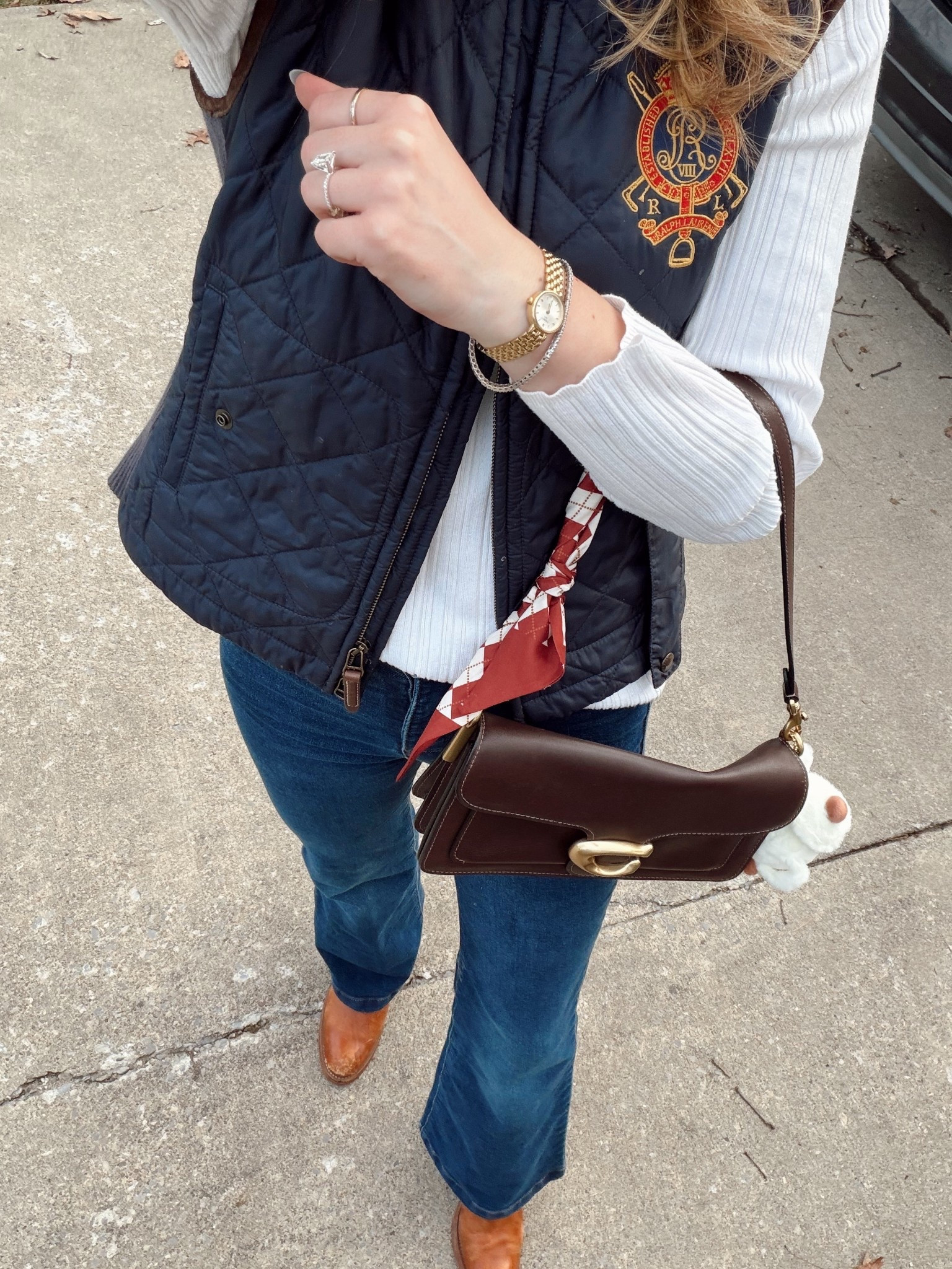 OOTD for all this cold weather ❄️
Lauren Ralph Lauren puffer vest
Coach tabby 26 shoulder bag
Tissot mini watch
Walmart Sofia Vergara jeans 