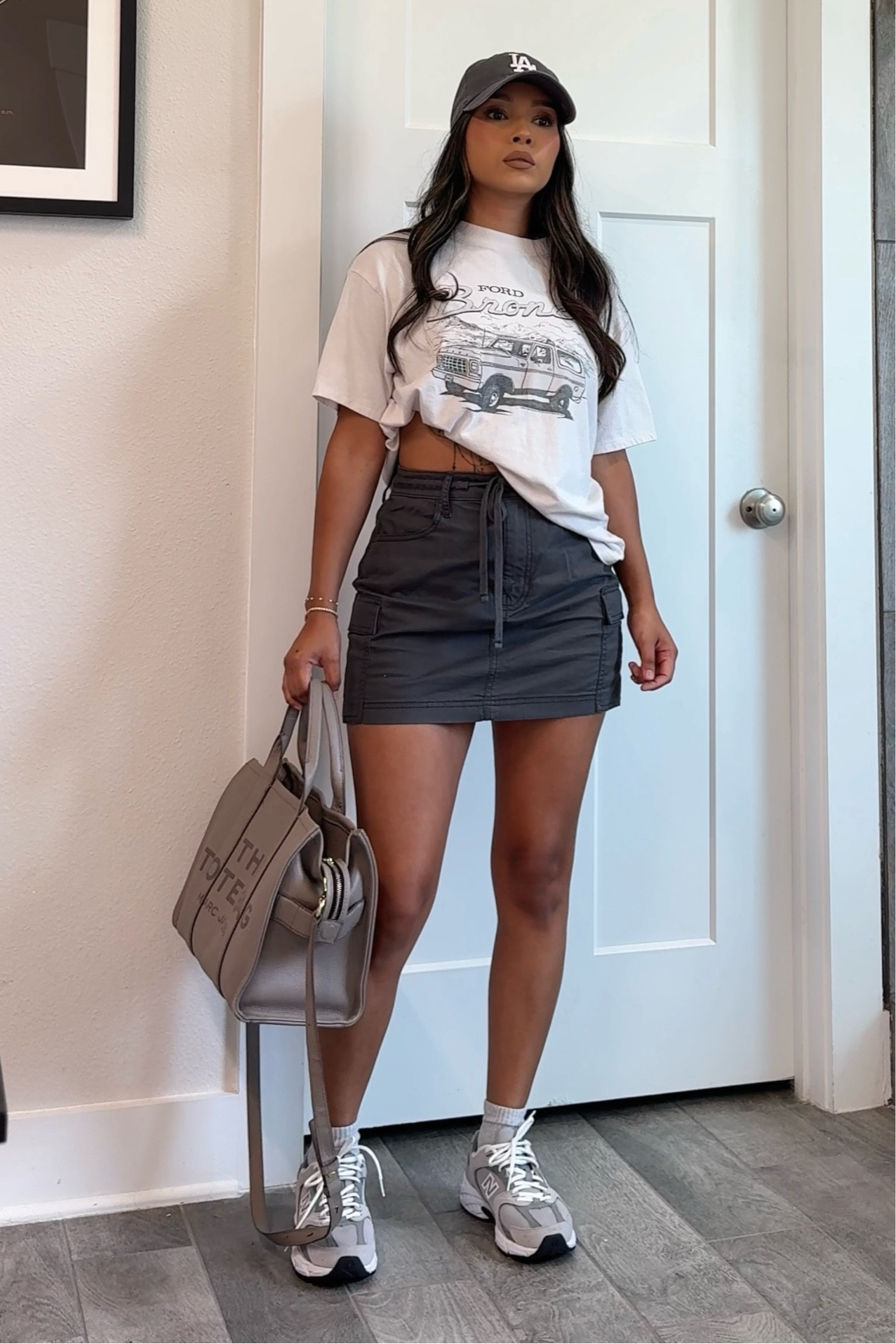 Skirt XS, Top Small. Linked similar skirt as well!
Casual outfit 