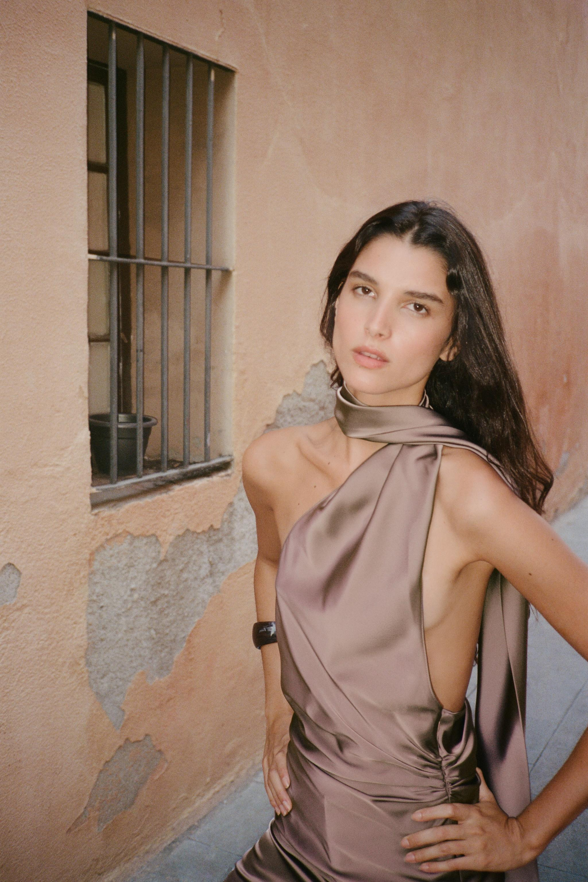 SATIN EFFECT HALTER SCARF TOP | Zara US