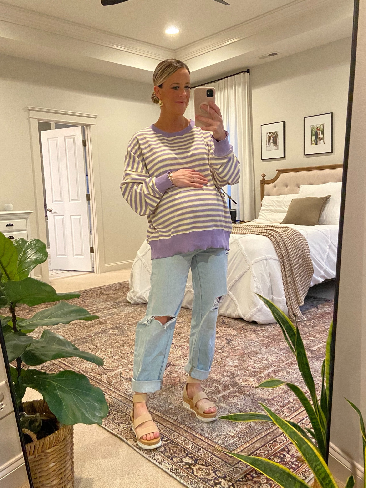 It’s under 75 degrees today so I’m acting like it’s in the 60s! This ruffle hem top is so cute. It’s bump-friendly and postpartum friendly. Wearing a small. 

Jeans are old from Madewell. I’ll link similar. 

#casualfallmaternity #fallpregnancystyle #fallpregnancyfashion #maternityfashion #maternityjeans #fallstyle 

#LTKFindsUnder100 #LTKBacktoSchool #LTKBump