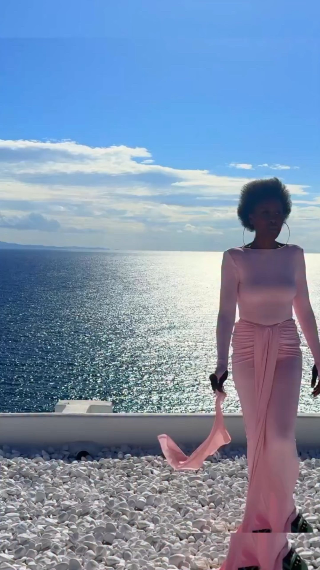 Body & Skirt from @asos
.
.
.
.
.
.
.
.
.
#fumidesaluvold #breastcancer #insta #brand #fashion #beauty #mother #wife #glam #lotd #reels #youtuber #influencer #lifestyle #breadtcancerawareness

#LTKuk