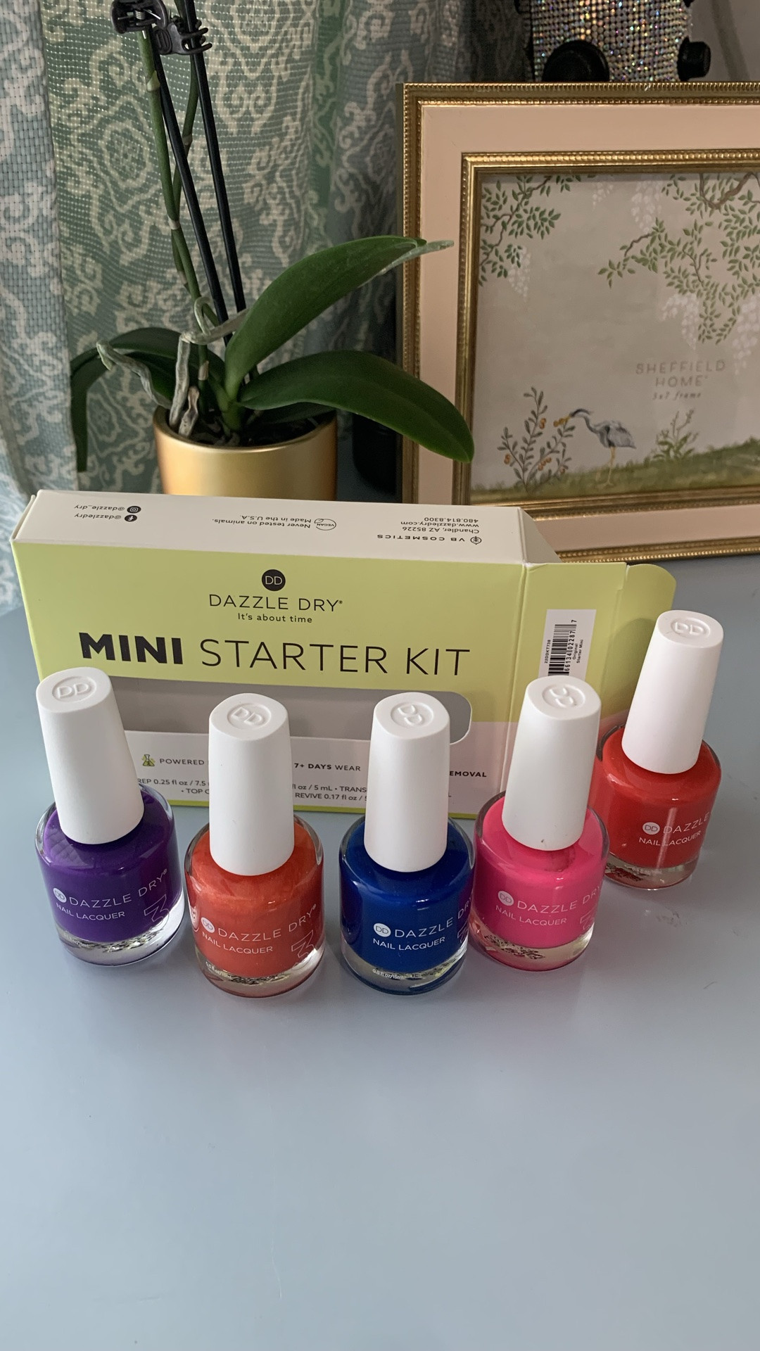 Tried something a little different this time. 👀
I put all five shades from the Dazzle Dry Bright Side Collection Kit and Mini Flight on one hand to test out the full range. Dazzle Dry lasts so much longer than regular polish and skips the UV light, which makes it a great option if you're looking for a low maintenance manicure that holds up through a long park day.
Linked the kit and mini flight on my LTK if you want to try a fun summer set! 🌈

#DazzleDry #Summernails #ad

#LTKselfcare #LTKSeasonal #LTKBeauty