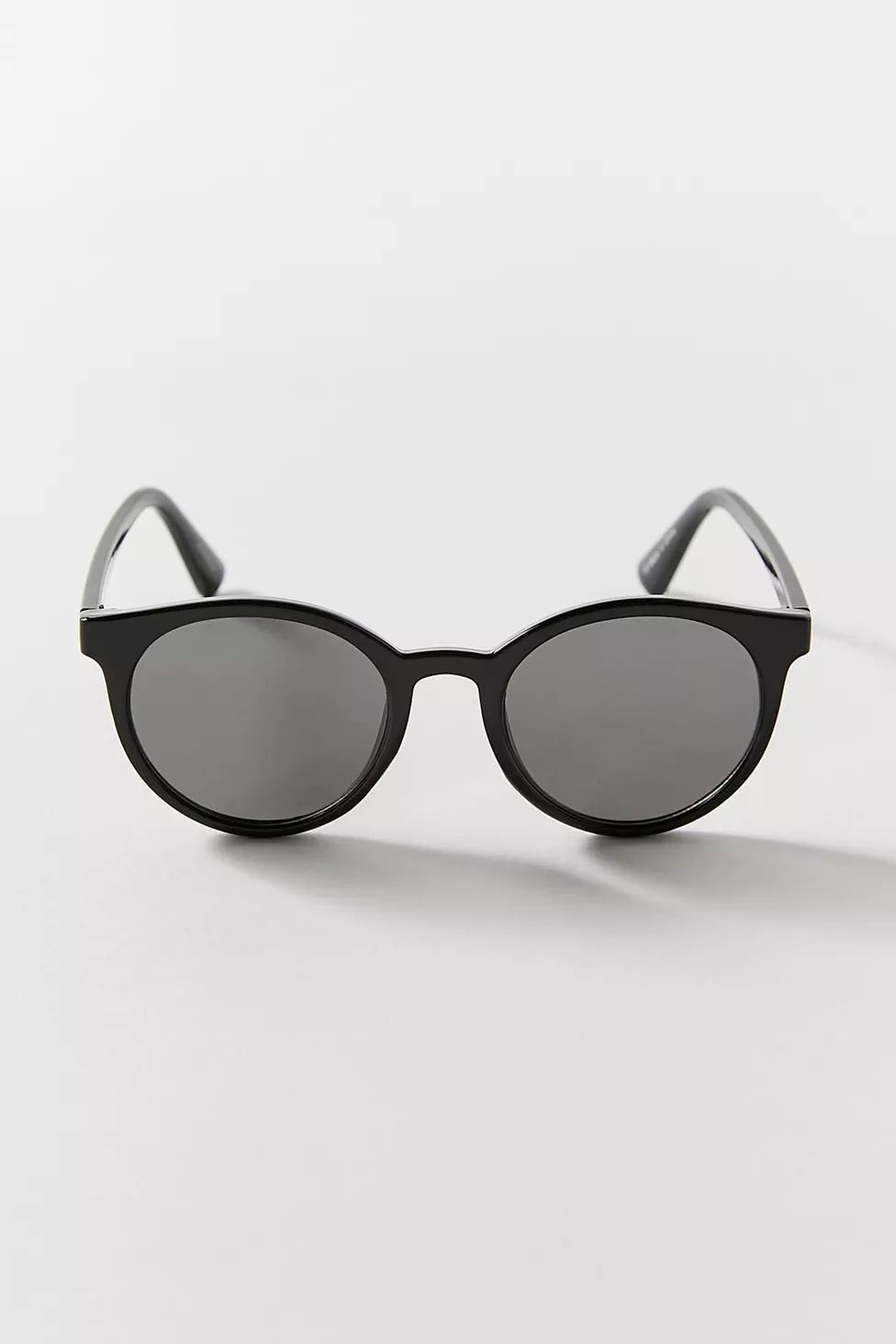 Bolinas Plastic Round Sunglasses | Urban Outfitters (US and RoW)