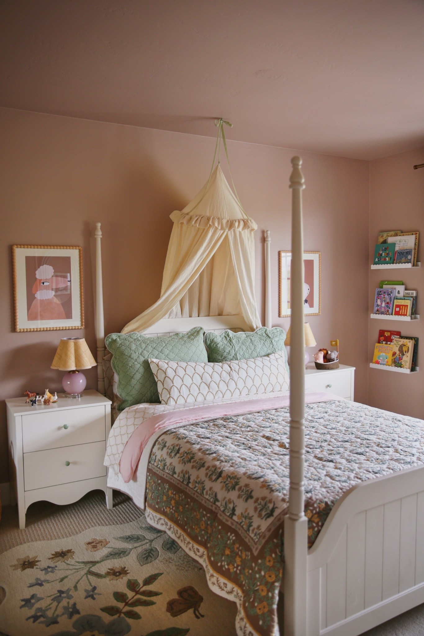 The sweetest room for the sweetest little girl. All bedding from The Company Store… there’s a big sale online right now! Use code Family25 ✨