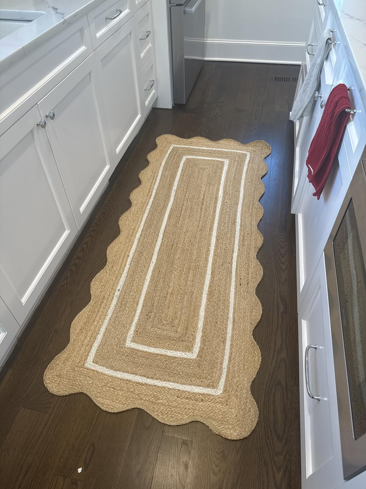 Weaving Village Wave Scalloped Natural Jute Rug - Boho Entryway Runner, Farmhouse Scallop, Off Wh... | Amazon (US)