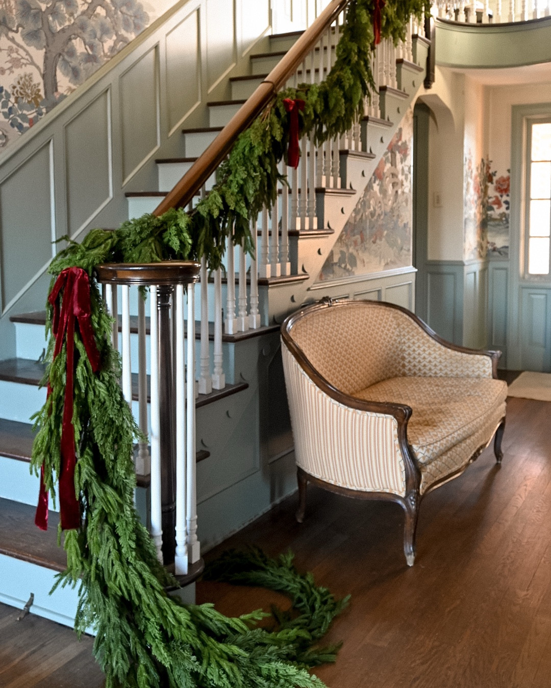 Holiday stair garland

#LTKHome #LTKHoliday #LTKSeasonal