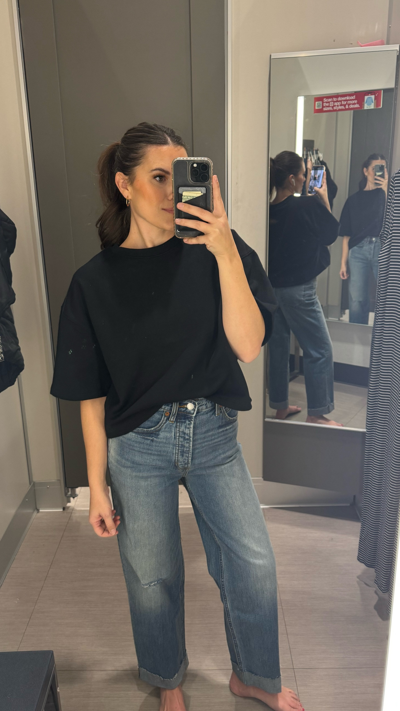 I loved this sweatshirt tee! Want every color. Wearing a medium 

#LTKFindsUnder50 #LTKOver40