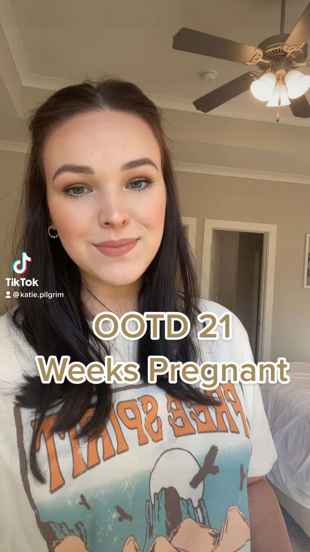 Maternity outfit for 21 weeks pregnant #21weeks #maternity #bumpfriendly #pregnant #preggo #bumpfits 