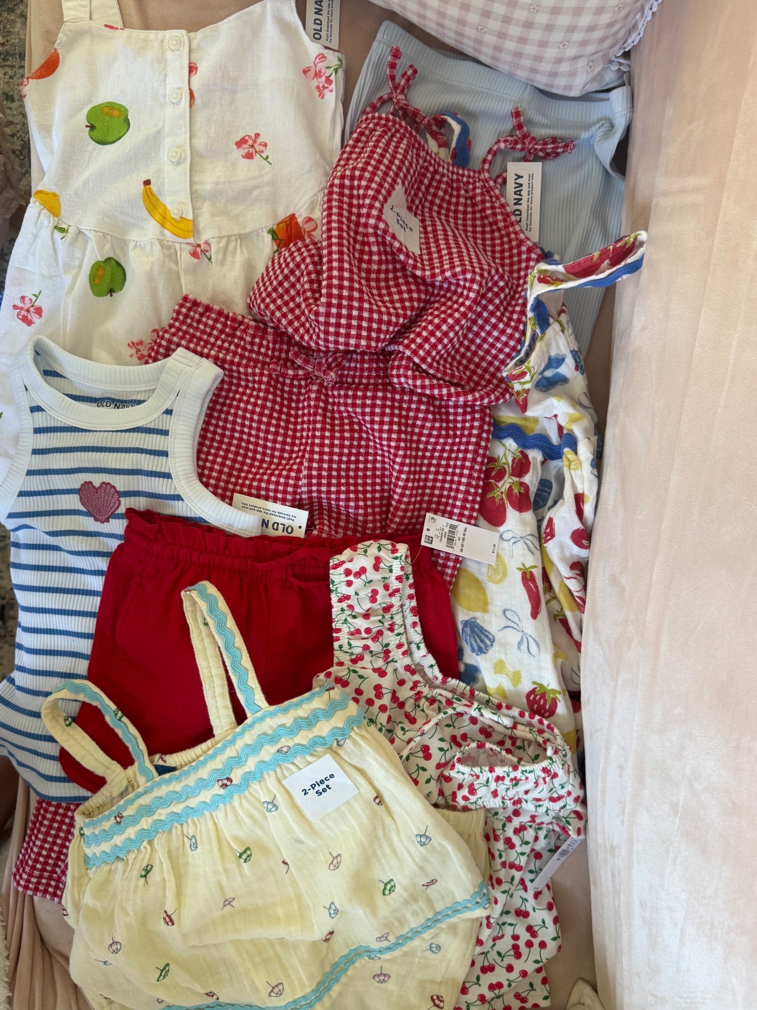 Old Navy kids/ little girl/ toddler for spring & summer 🌹🦋💐🍅🍋🍒



Gingham two piece set dress romper oldnavy gap sale springootd summerootd 

#LTKKids #LTKFindsUnder100 #LTKSaleAlert