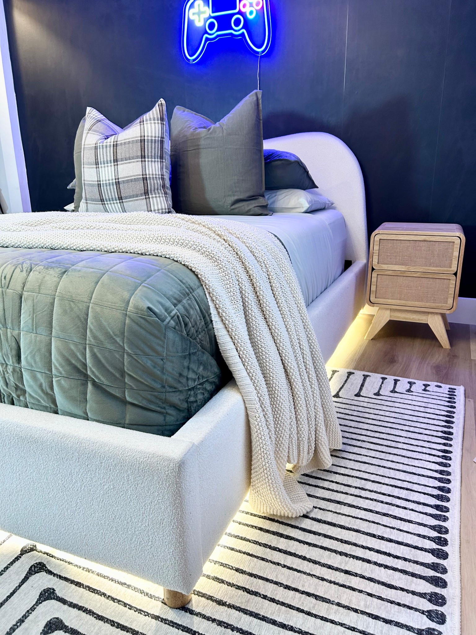 Bedroom links

#LTKGiftGuide #LTKHome #LTKSaleAlert