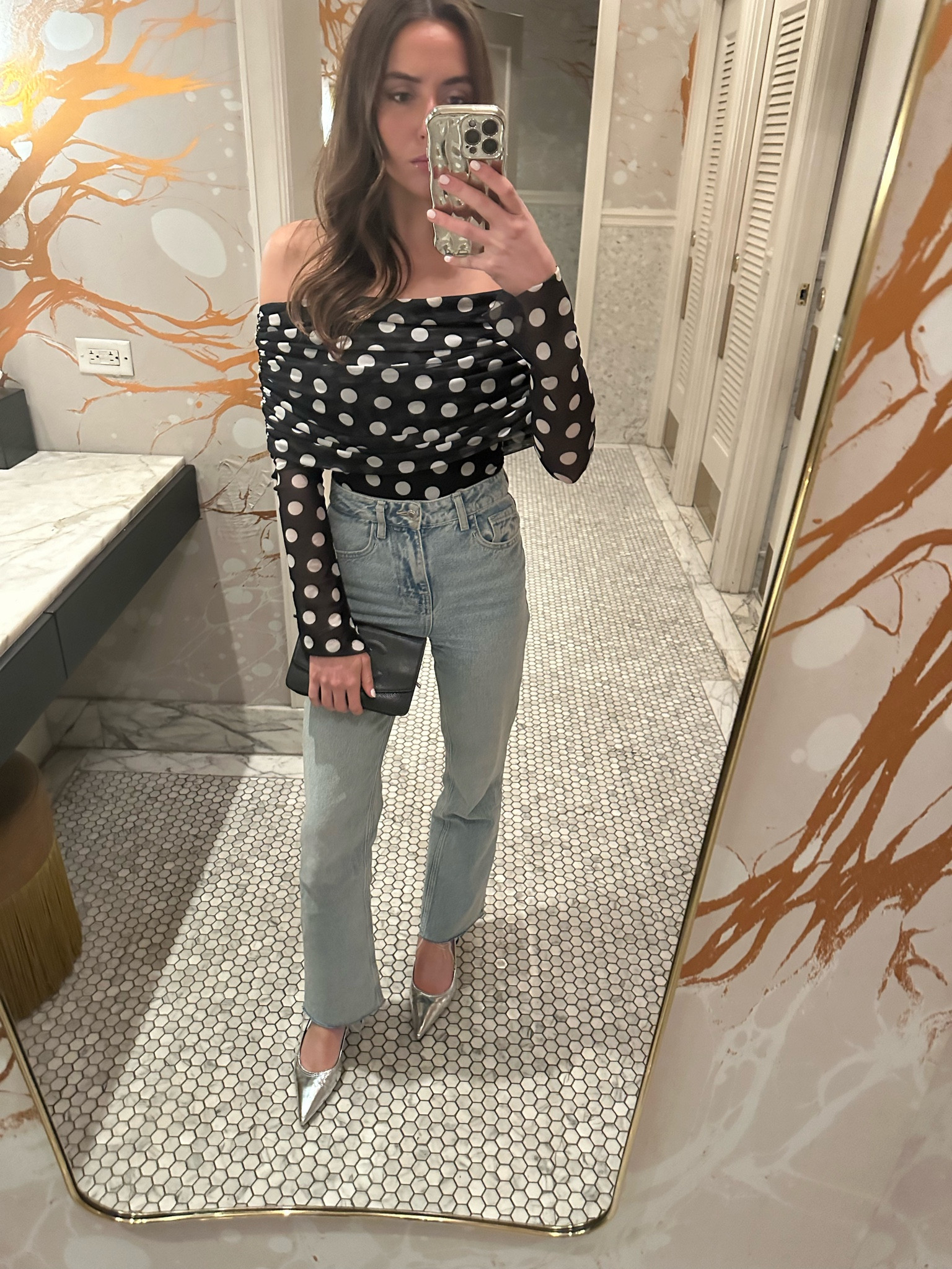 Jeans are Zara 

#LTKSeasonal #LTKfindsunder100 #LTKfindsunder50