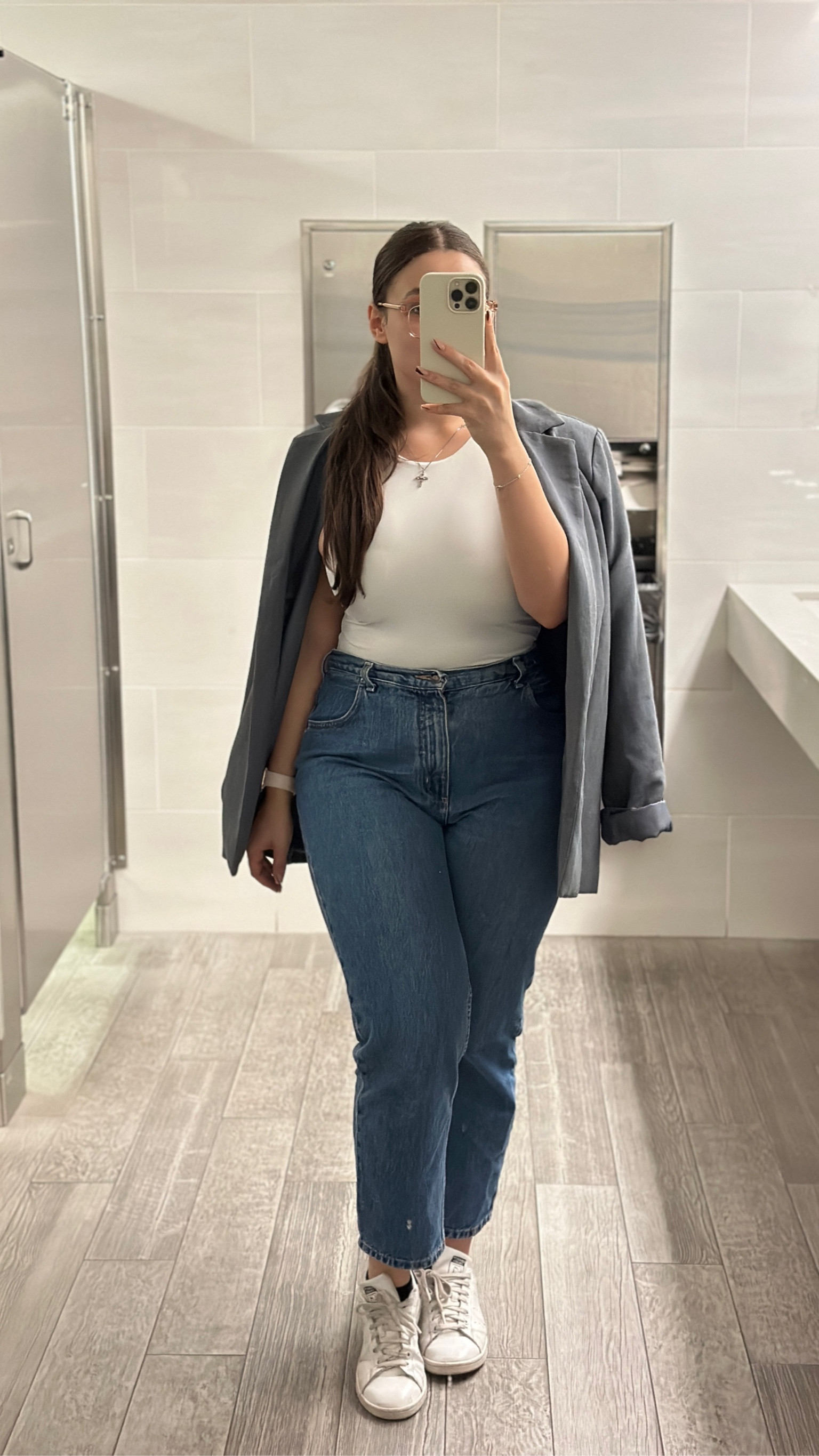 Casual Friday in the office 🦋


#LTKWorkwear #LTKStyleTip #LTKMidsize