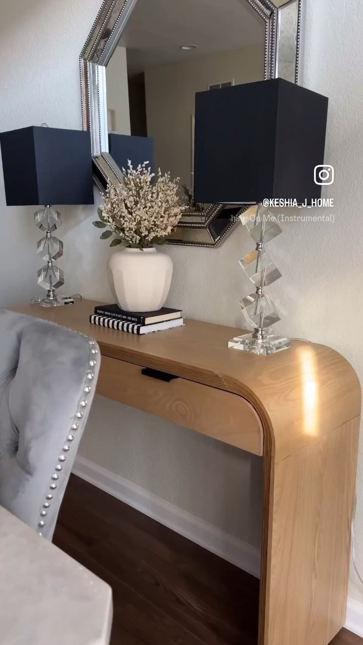 Console Table Styling 

#LTKhome #LTKVideo #LTKU