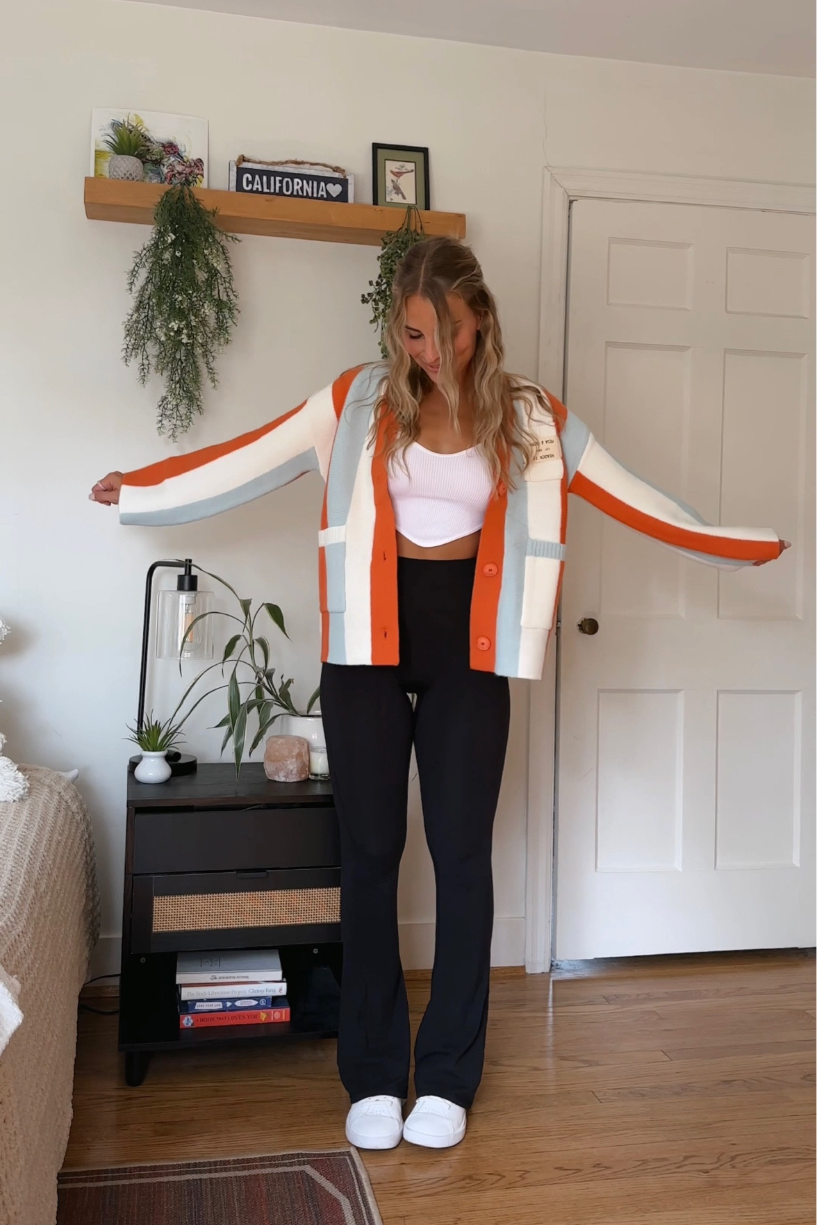 Comfy fall Cardi!! Wearing a medium but going to return to size up to a large so it’s a tad more oversized, bc I’m OBSESSED! 

#LTKfindsunder50 #LTKstyletip #LTKSeasonal