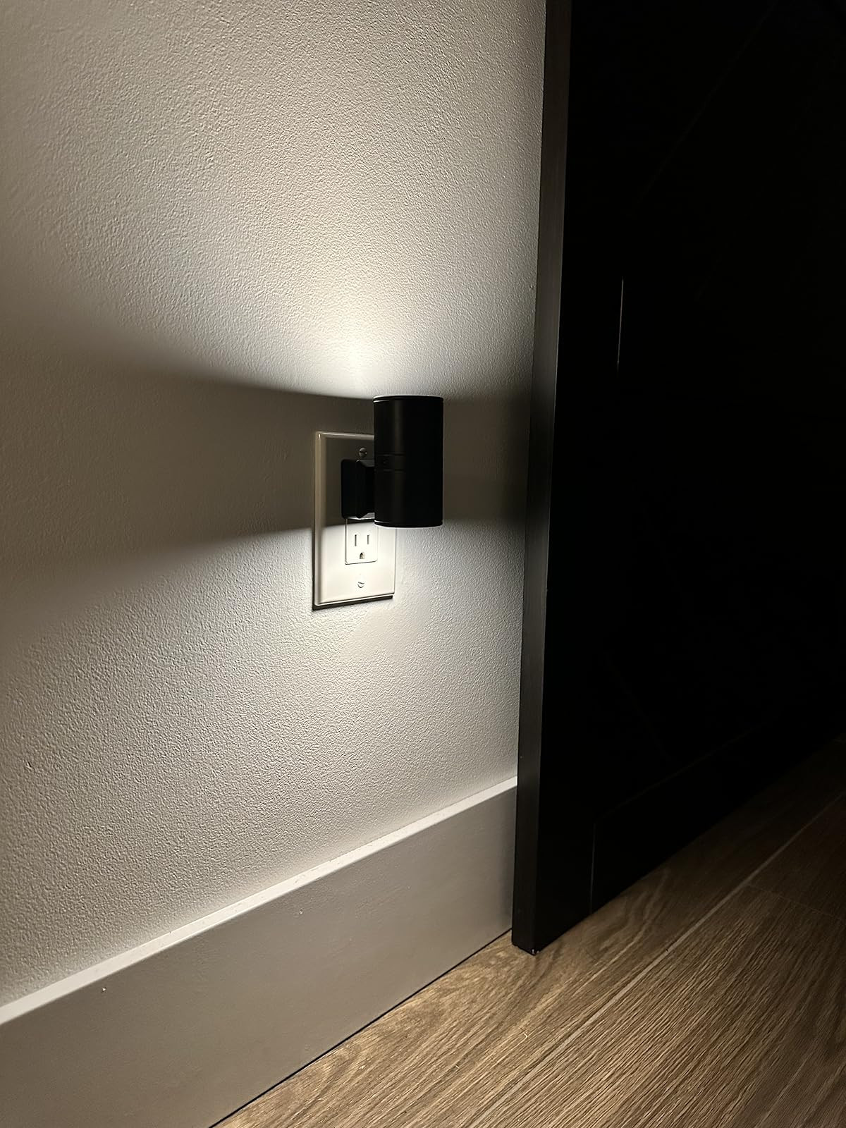 Dimmable auto plug in nightlight. Turns on at dusk and off at dawn. Modern lighting. Home lighting. | Amazon (US)
