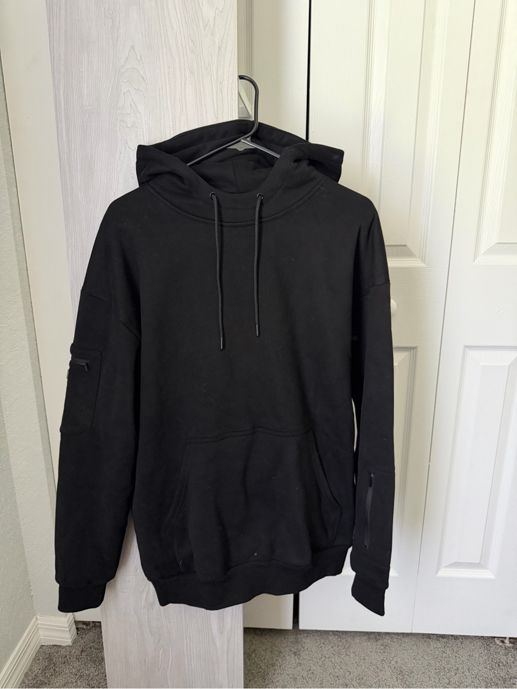 Comfrt Unisex Black Airplane Mode Travel Hoodie - Medium - Nwot | Poshmark