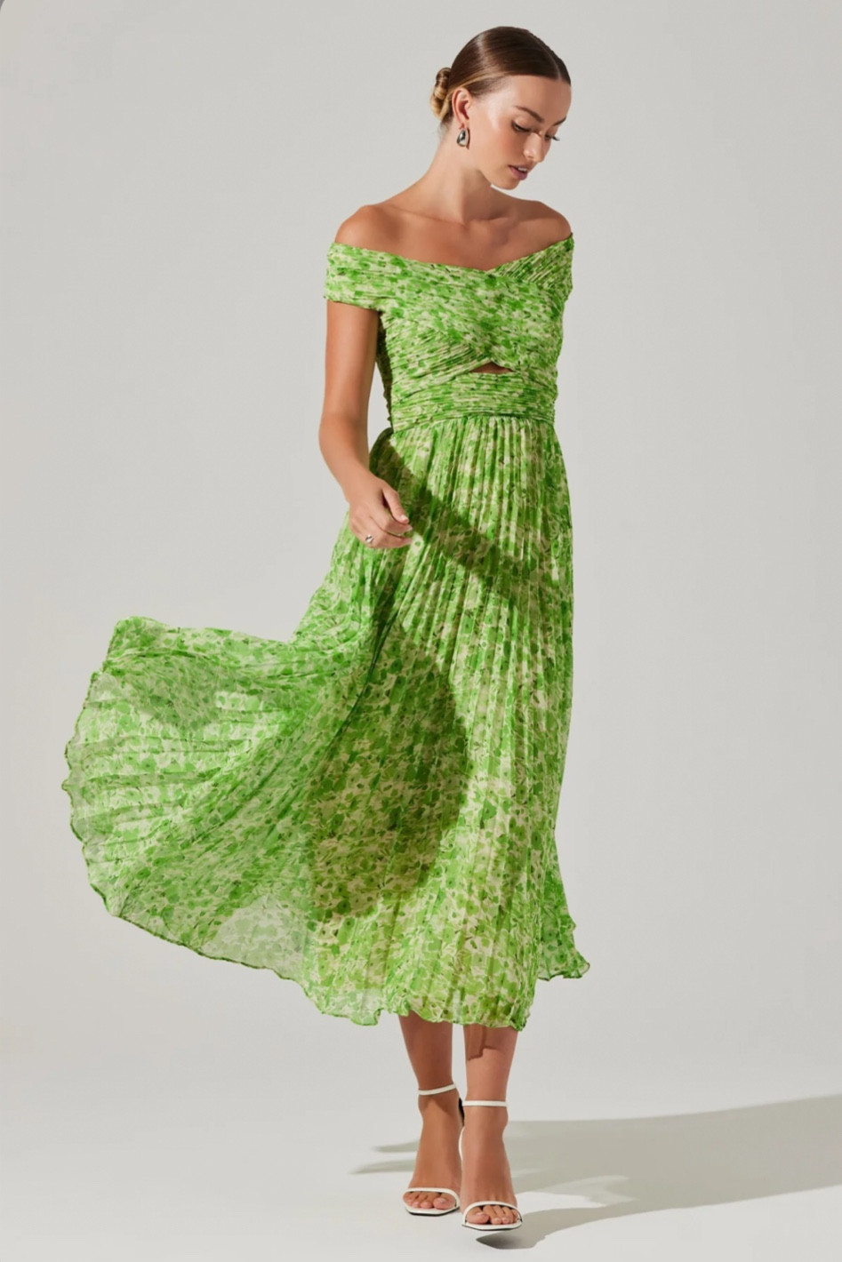 Pleated Midi Dress

#LTKU #LTKSeasonal #LTKStyleTip