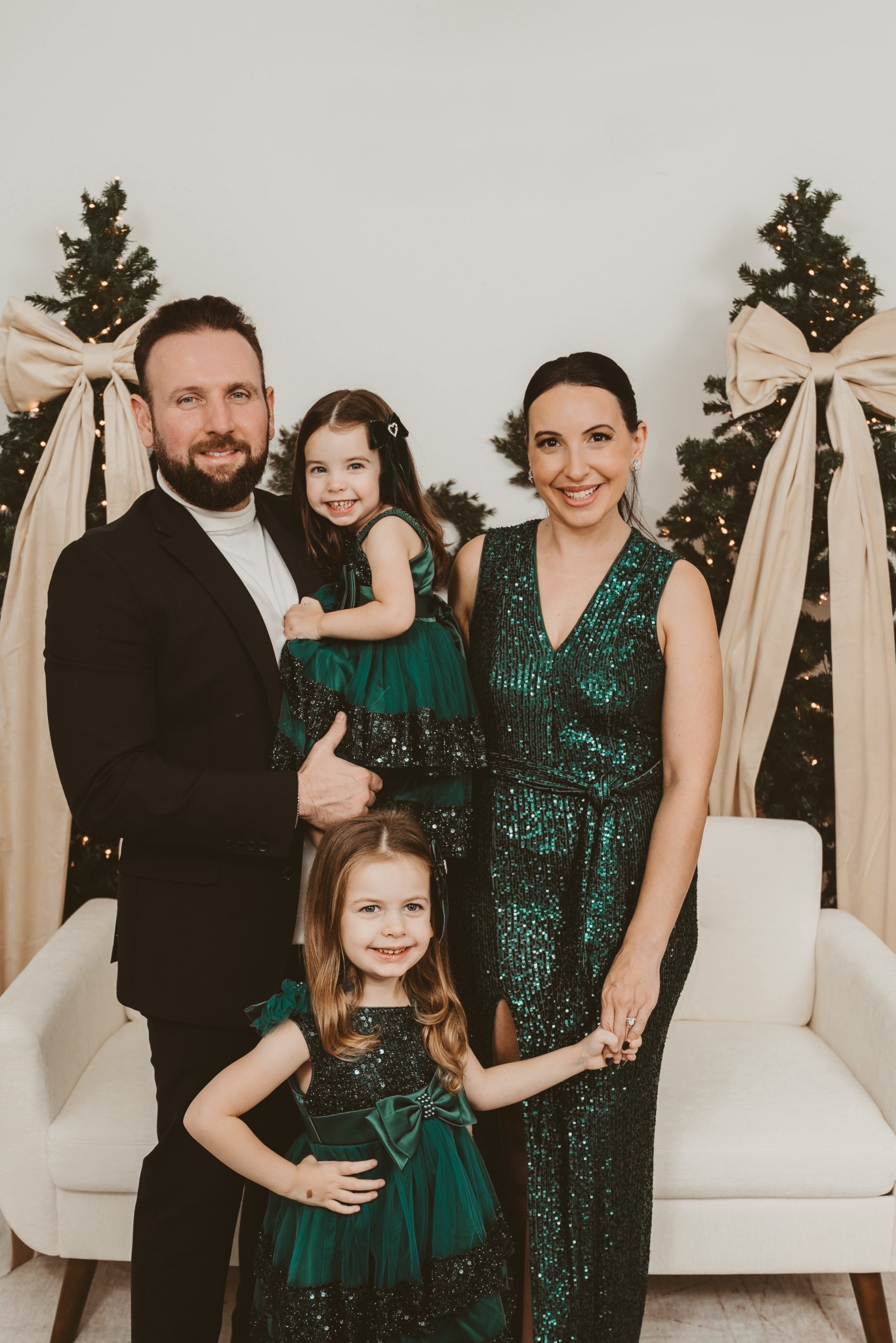 Holiday pictures outfits 

#LTKHoliday #LTKdayinmylife