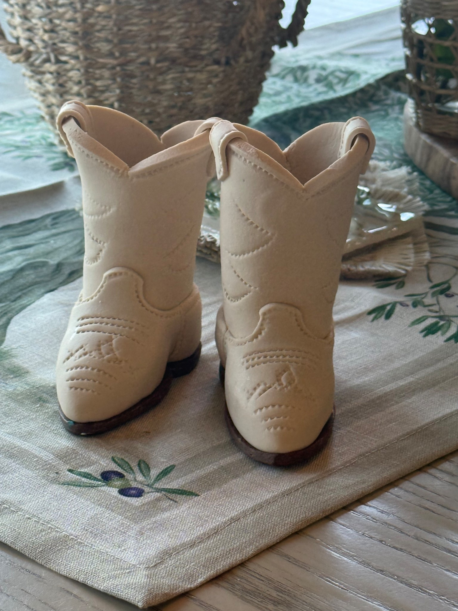 Fondant cake topper cowboy boots

#LTKParties #LTKFamily #LTKHome