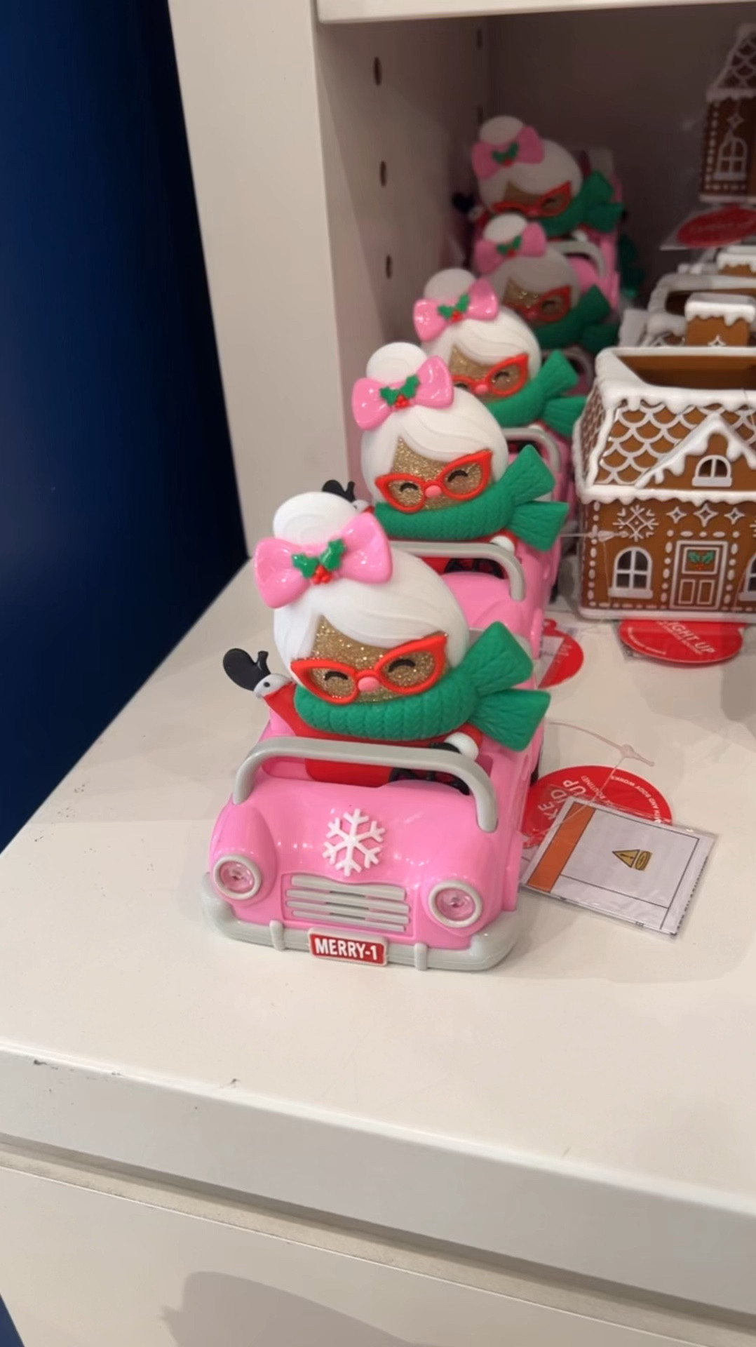 So many cute Mrs. Claus finds! We all know she’s the real MVP 😉