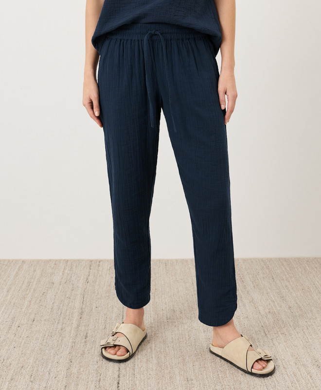Women’s Coastal Double Gauze Tapered Pull-on Pant made with Organic Cotton | Pact | Pact Apparel