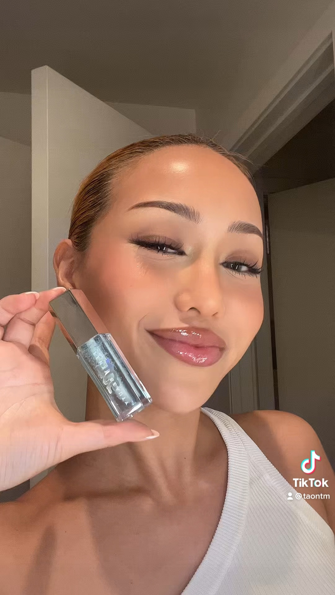 Fenty Gloss Bomb Ice ❄️

#LTKbeauty