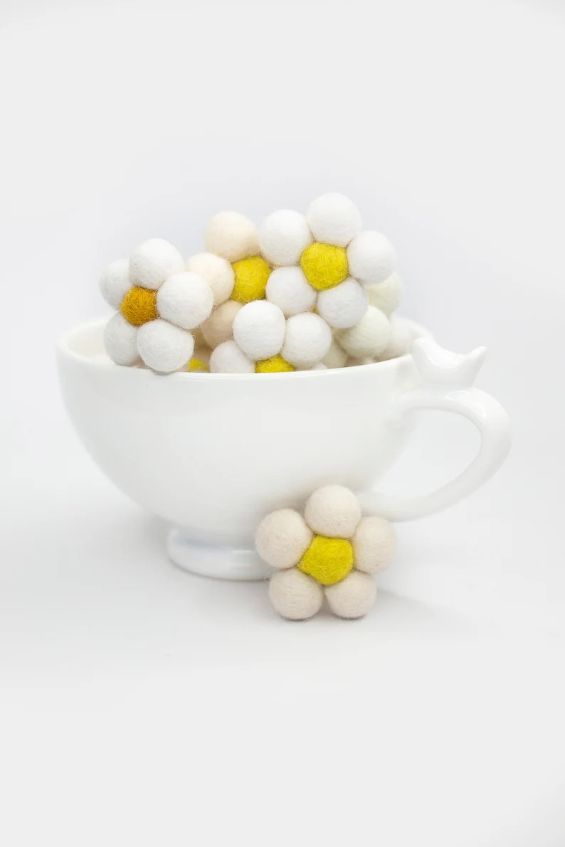 Daisy Flowers - Felt Flowers - Felt Daisies - Felt Spring Flowers - Springtime - Spring Decor -Sp... | Etsy (US)