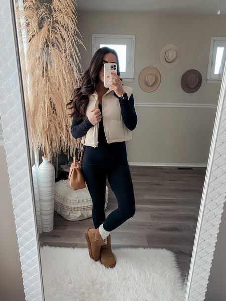 Not going to lie, this has pretty much been my weekend uniform recently. I’m all about comfort this time of year ❄️. 
Shop via the @shop.LTK app! 
#croppedvest #lovelulus #winterootd #casualootd #comfystyle #casualstyle #easyootd #weekendstyle #comfycasual #comfyootd #winterlooks #winterstyle #winterfashion 

#LTKSeasonal