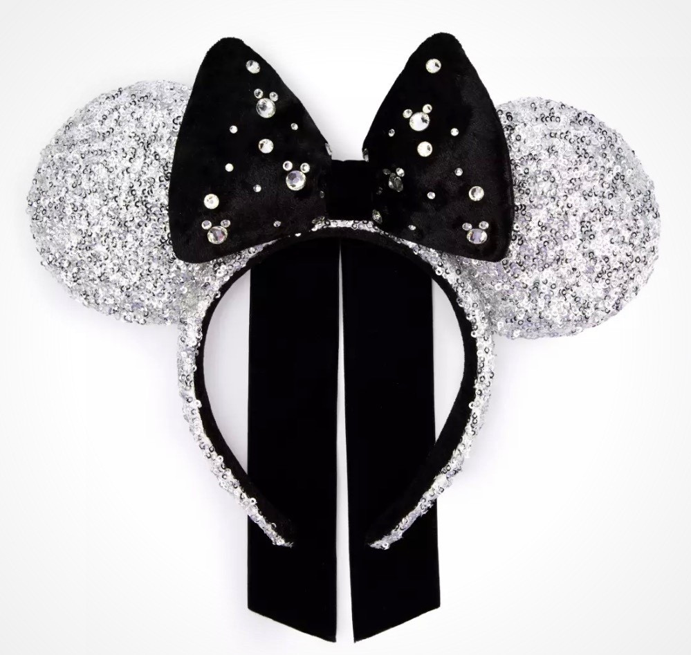 And a new pair of ears on this lovely Tuesday?? These are so pretty ✨

#LTKGiftGuide #LTKSeasonal #LTKFindsUnder50